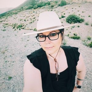 Meet your Posher, Karen